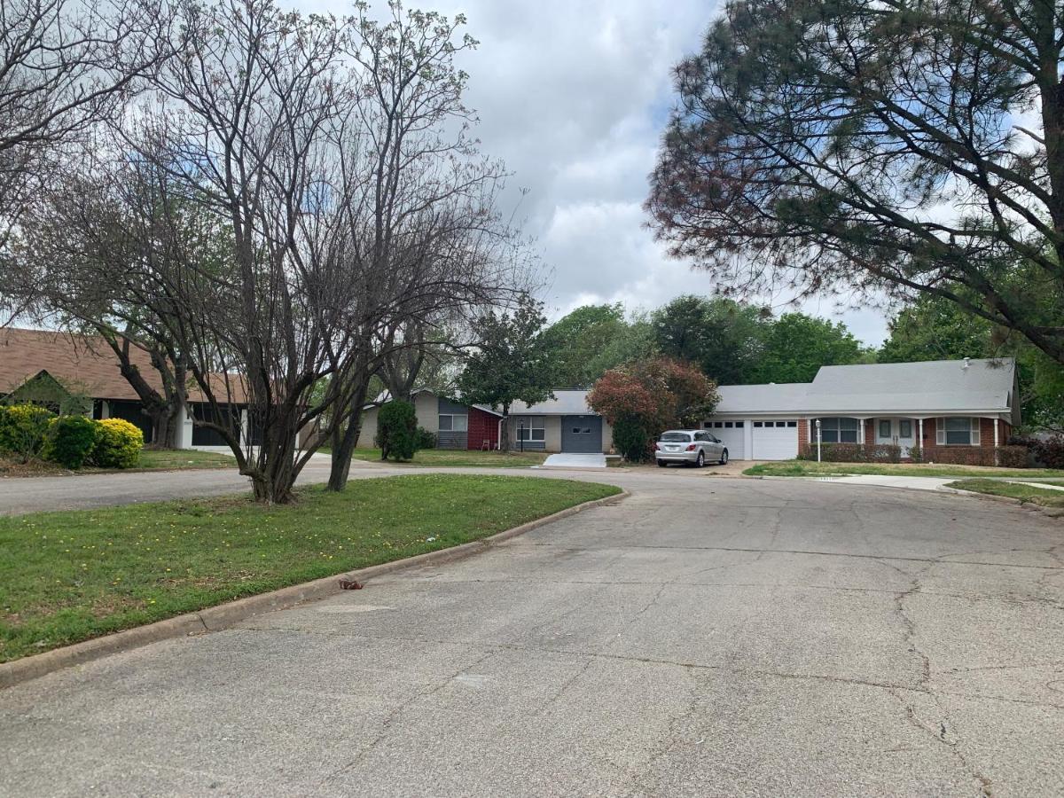 Oasis 3 Near Dfw Airport With Mediterranean Setting Irving Extérieur photo